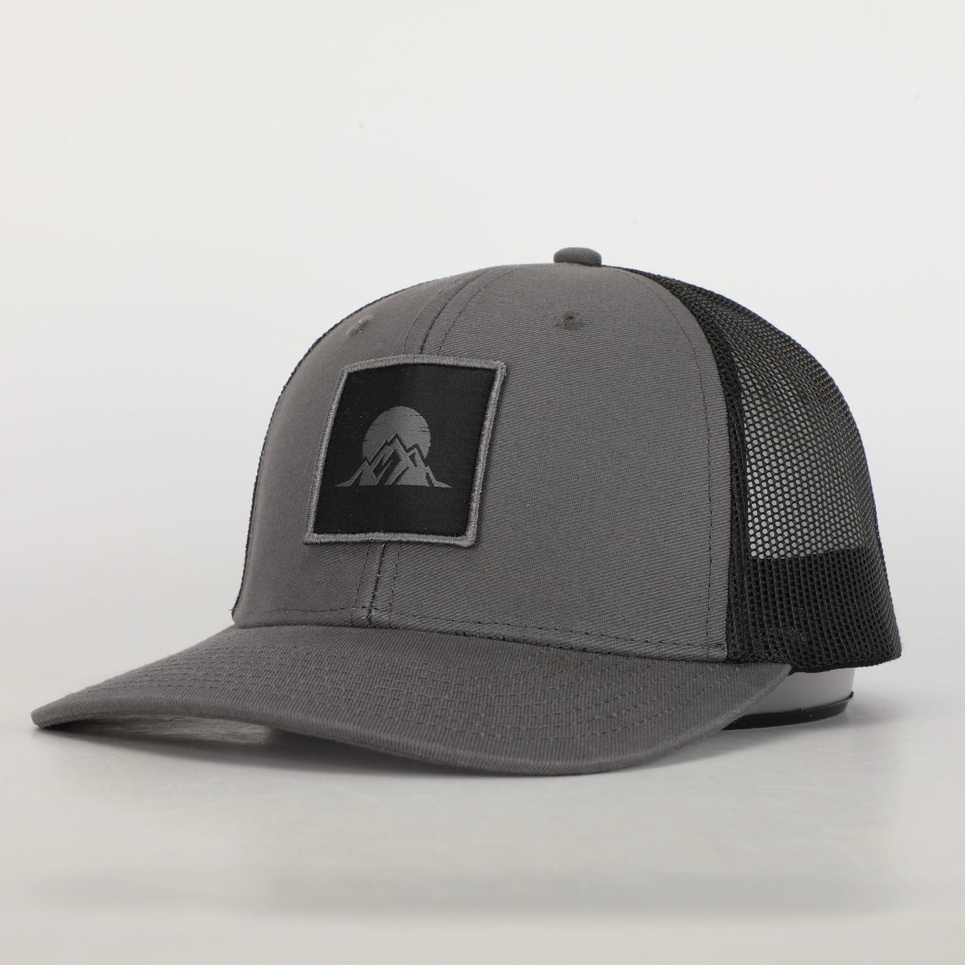 TRUCKER CAP SLEEK LOGO GREY/BLACK